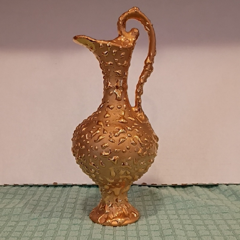 Vintage Elegant Weepin Bright 22kt Gold Leaf Textured Ewer/Vase/Pitcher